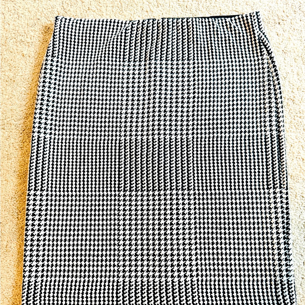 Houndstooth skirt